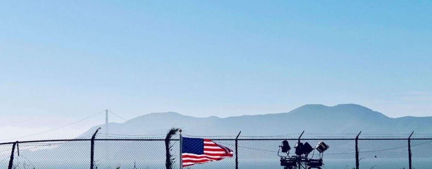Un juge fédéral empêche à nouveau Trump de transférer les femmes trans dans des prisons pour hommes