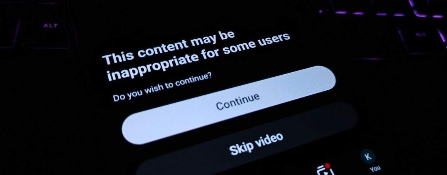 La FCC de Trump envisage des avertissements concernant le contenu télévisé trans. Les groupes de défense des droits civiques résistent