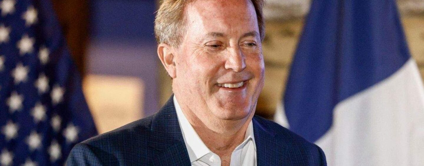 John Cornyn expulsé du Sénat alors que l'AG Texas anti-trans inculpé Ken Paxton remporte la nomination du GOP