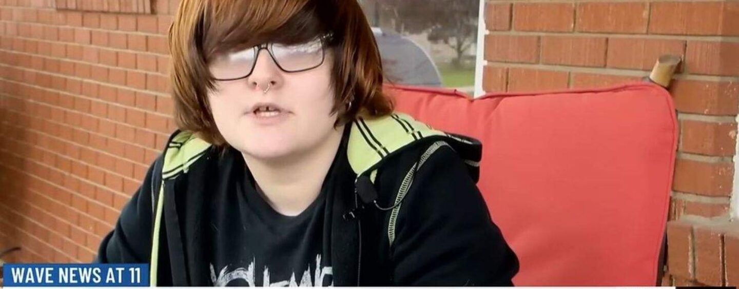Un élève gay de 8e année du Kentucky dénonce le « racisme » et « l'homophobie » de son école dans un discours viral de remise des diplômes