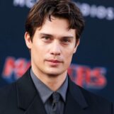 Les abdos déchirés de Nicholas Galitzine deviennent viraux dans la bande-annonce des Maîtres de l'Univers