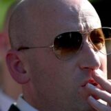 Stephen Miller a publié un article anti-trans à propos de James Talarico. La réponse de la DNC a fait mouche