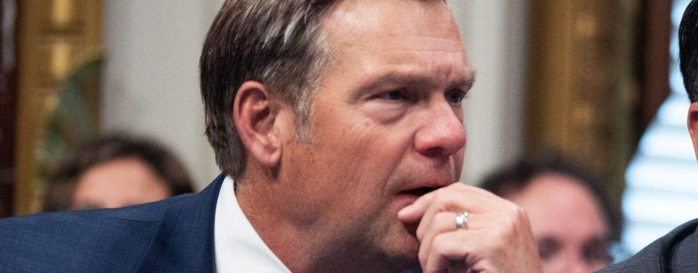 Un juge annule la loi du Kansas restreignant les soins de santé pour les jeunes transgenres
