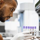 La quête continue : pourquoi un vaccin contre le VIH est toujours important