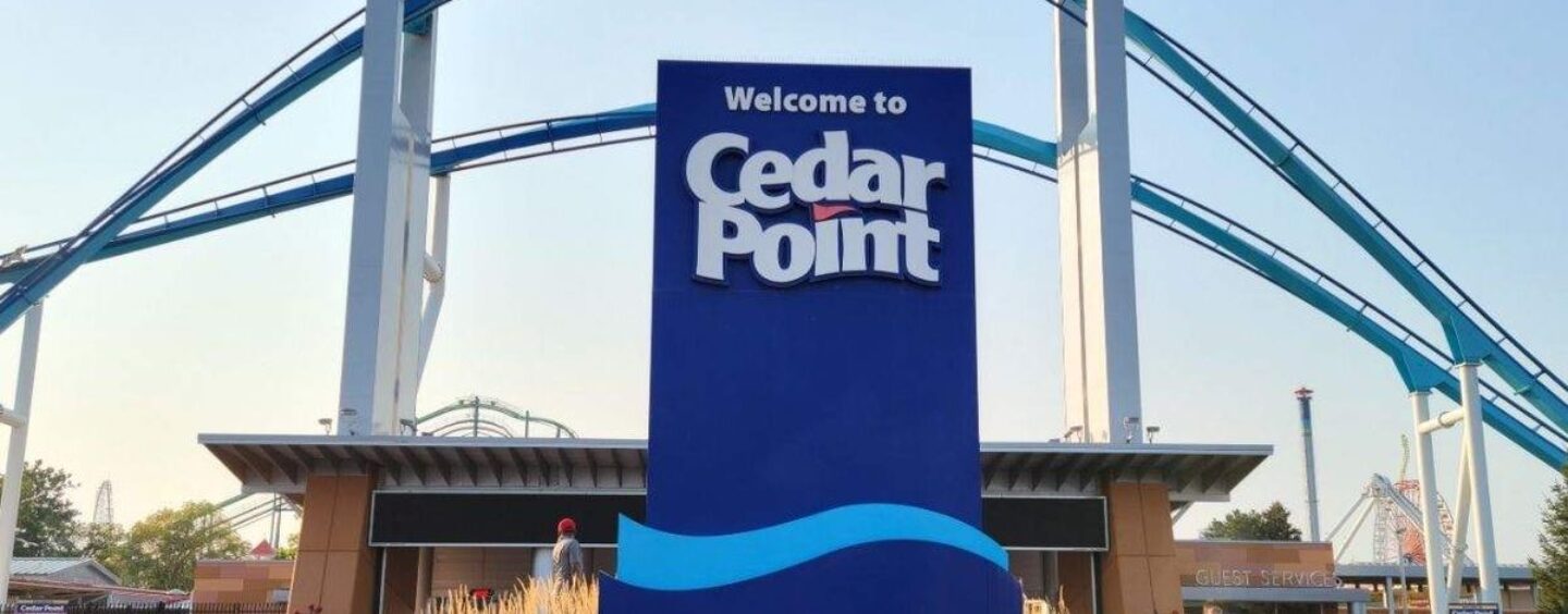 Un homme arrêté pour avoir baissé la jupe d'une femme trans devant des enfants dans un parc d'attractions de l'Ohio
