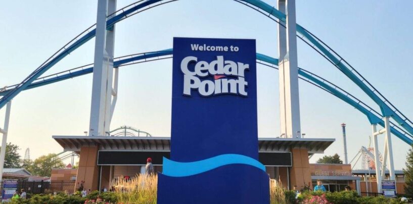Un homme arrêté pour avoir baissé la jupe d'une femme trans devant des enfants dans un parc d'attractions de l'Ohio