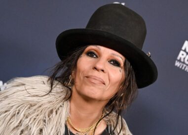 Linda Perry aux personnes LGBTQ+ : continuez à « vous battre » contre le « crétin » de Donald Trump