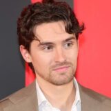 Rencontrez Michael Johnston, la belle star gay du thriller à succès Obsession