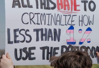 La loi du Kansas annule certains permis de conduire transgenres tout en laissant d'autres dans le flou