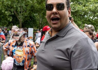 George Santos fait l'objet d'une enquête pour avoir parié sur George Santos