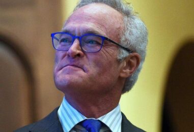 Scott Pelley licencié après avoir accusé Bari Weiss de « meurtre » 60 Minutes