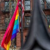 Pourquoi le drapeau de la fierté de Stonewall était suffisamment important pour poursuivre Trump en justice – et gagner