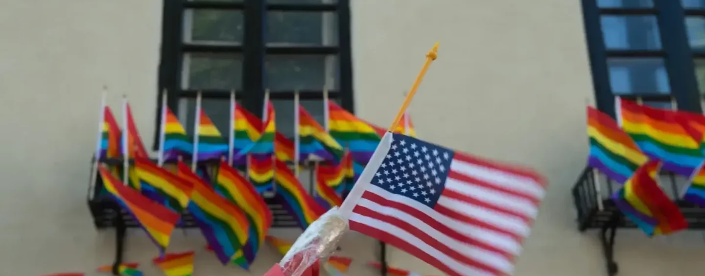 Un nouveau sondage montre que le soutien aux droits LGBTQ+ continue de baisser aux États-Unis