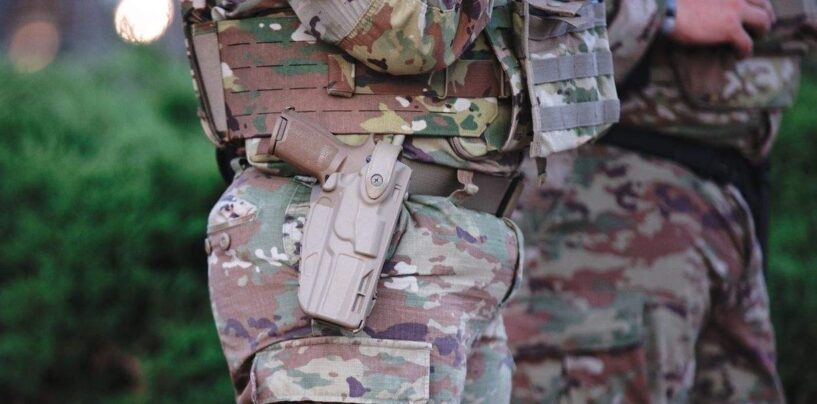 La cour d'appel précise que les personnes vivant avec le VIH peuvent à nouveau rejoindre l'armée