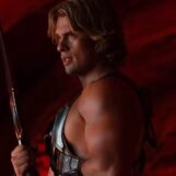 Nicholas Galitzine, star des Maîtres musclés de l'univers, dit que le lookmaxxing est « comique »
