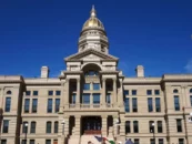 Une femme trans fait face à des accusations d'agression pour légitime défense malgré la loi « Stand Your Ground » du Wyoming