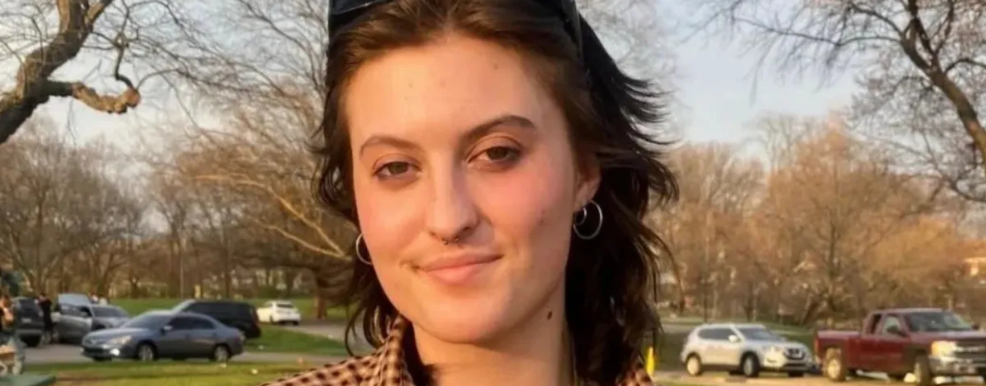 L'étudiant trans Murry Foust reçoit un diplôme d'art à titre posthume au mémorial
