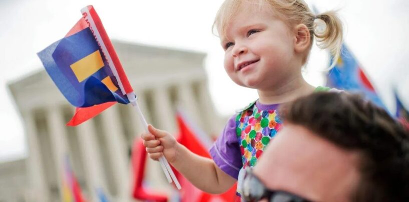 Le Delaware renforce les protections juridiques pour les familles LGBTQ+ alors que d'autres États font le chemin inverse