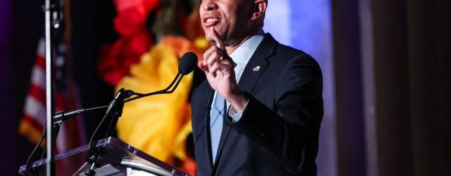 Hakeem Jeffries promet que les démocrates de la Chambre des représentants seront aux côtés des transaméricains « toujours et pour toujours »