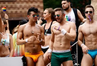 Toutes les procédures pour que les hommes gays aient l'air grands, restent durs et aient un meilleur fond cette fierté