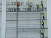 La suppression du nom de Trump au Kennedy Center attire de plus en plus l'attention après une défaite judiciaire de dernière minute