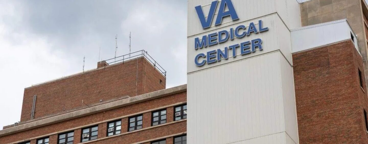 L’administrateur Trump supprime les programmes de soins de santé pour les vétérans LGBTQ+