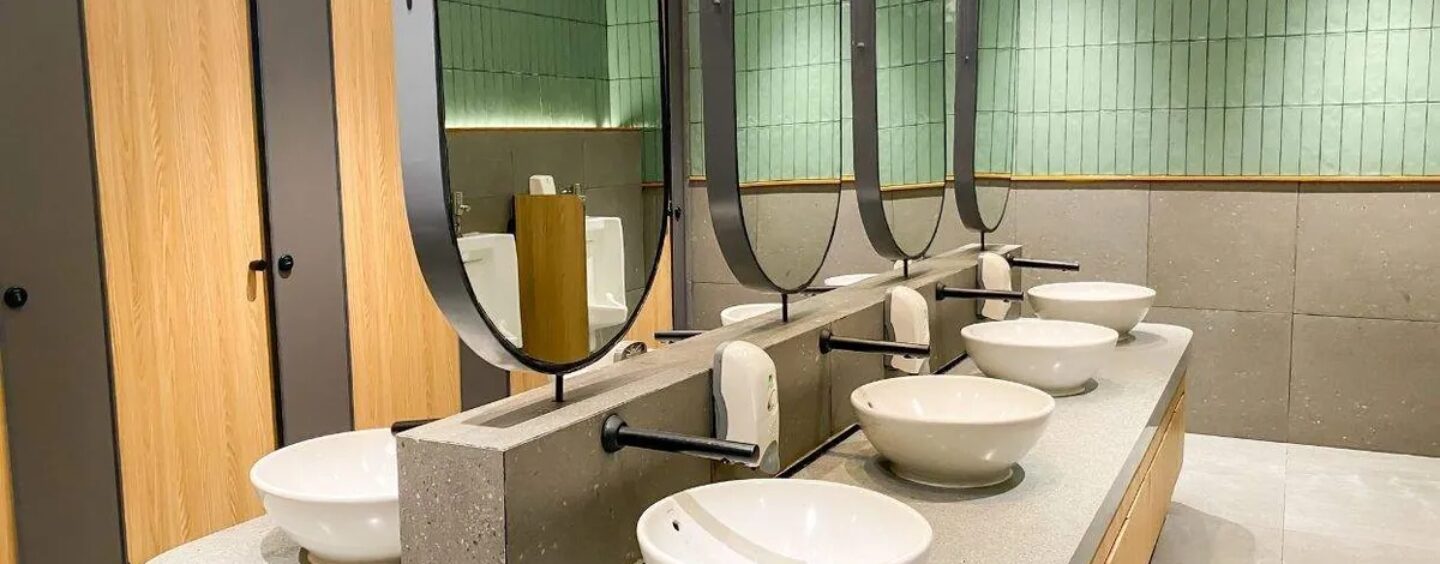 Un tribunal fédéral bloque la loi de l'Idaho criminalisant l'utilisation des toilettes par les personnes transgenres