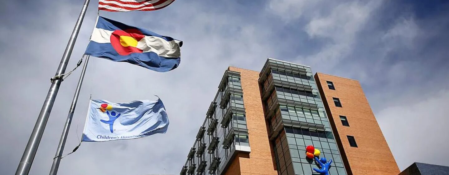 L'hôpital pour enfants du Colorado reprend les soins trans – mais déclare qu'aucun médecin ne les fournira