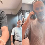 Un homme harcèle son père en Alabama pour avoir aidé ses jeunes filles dans les toilettes pour femmes