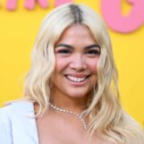 Hayley Kiyoko adore être un « réveil gay » pour les jeunes fans queer