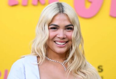 Hayley Kiyoko adore être un « réveil gay » pour les jeunes fans queer