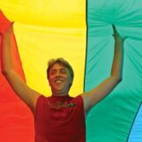 Le drapeau de la fierté original de Gilbert Baker fait un voyage en Irlande