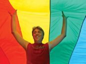Le drapeau de la fierté original de Gilbert Baker fait un voyage en Irlande