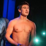 La star de Broadway, Jimin Moon, « adore » se dévoiler en chantant Shane Hollander