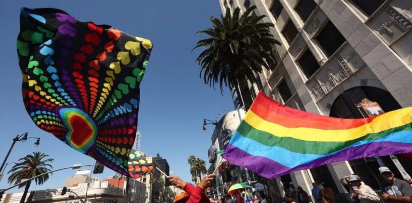 La plupart des Américains préfèrent toujours les candidats qui soutiennent les droits LGBTQ+
