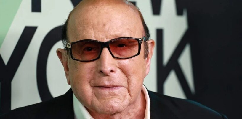 Clive Davis, le créateur de stars bisexuel qui a changé la musique pop américaine, est décédé à 94 ans