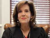 Un juge du Texas qui a refusé de marier des couples homosexuels remporte un procès de 640 000 $