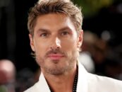 Chris Appleton porte un Speedo rouge moulant dans de nouvelles photos sexy de vacances
