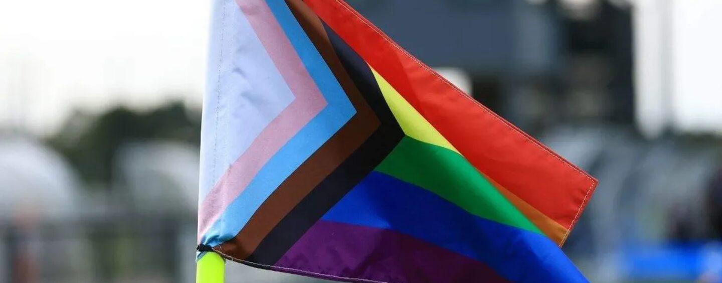 La FIFA rejette les pressions de l'Iran et de l'Égypte visant à interdire les drapeaux arc-en-ciel lors du match de la Coupe du monde de Seattle