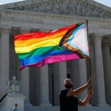 L'égalité du mariage fête ses 11 ans alors que les conservateurs renouvellent leurs attaques contre le tissu américain