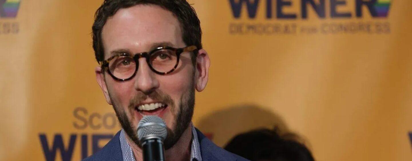 Un député juif gay candidat pour remplacer Nancy Pelosi chassé de la marche trans de San Francisco