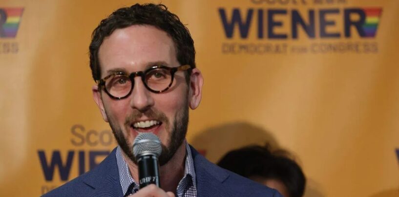 Un député juif gay candidat pour remplacer Nancy Pelosi chassé de la marche trans de San Francisco