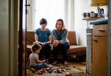 « On a quitté Varsovie pour pouvoir élever notre fille en couple » : ce couple polonais raconte sa nouvelle vie depuis qu’il s’est installé à Bruxelles