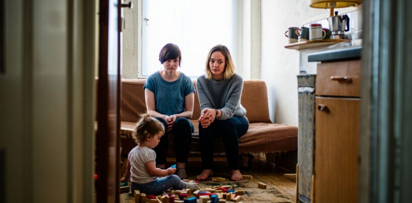 « On a quitté Varsovie pour pouvoir élever notre fille en couple » : ce couple polonais raconte sa nouvelle vie depuis qu’il s’est installé à Bruxelles