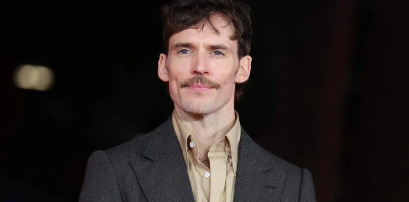 Sam Claflin fête son anniversaire avec un nouveau selfie sexy torse nu