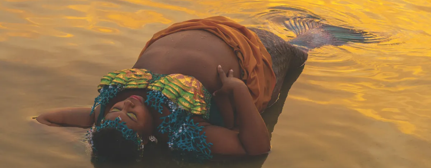 Les sirènes sont là et bizarres – il suffit de demander à Chè Monique