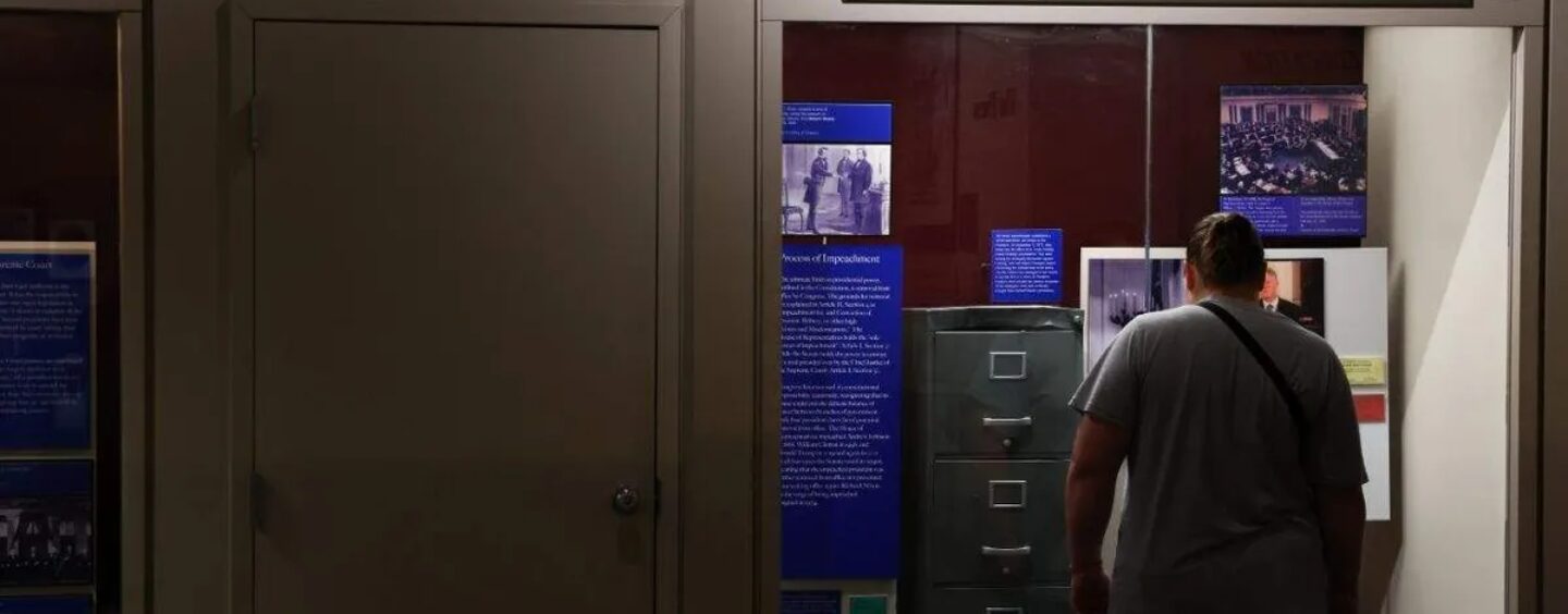 La Maison Blanche attaque le Smithsonian pour avoir raconté des histoires LGBTQ+ « radicales » au musée d'histoire américaine