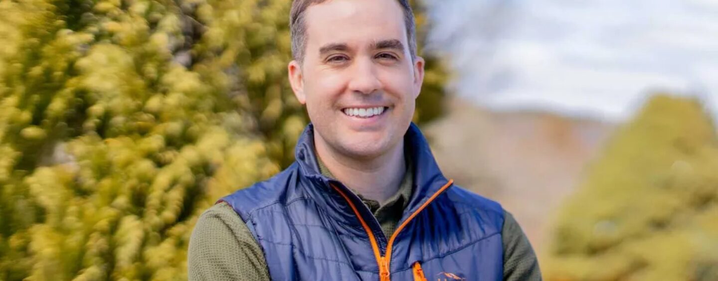 Le gay Mainer Jordan Wood annonce sa candidature pour remplacer Graham Platner dans la course au Sénat