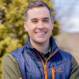 Le gay Mainer Jordan Wood annonce sa candidature pour remplacer Graham Platner dans la course au Sénat