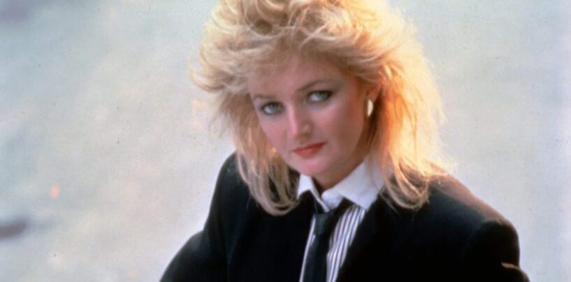 Attendre un héros et en trouver un en la personne de Bonnie Tyler
